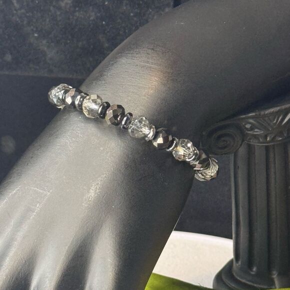 Black Silver Crystal Bead Open Cuff Bracelet NWOT - Picture 2 of 6
